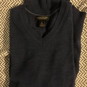 Banana Republic Sweater. NEW without tags